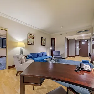 فندق إنتركونتيننتال وارسزاوا, وارسو